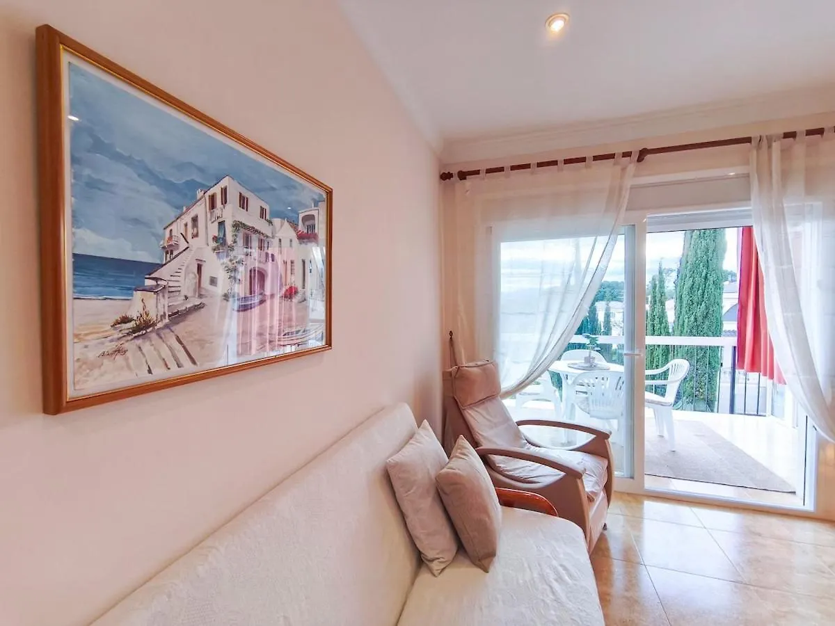 New Apartment Costa Brava, Seaview! Nearby Beach 滨海略雷特