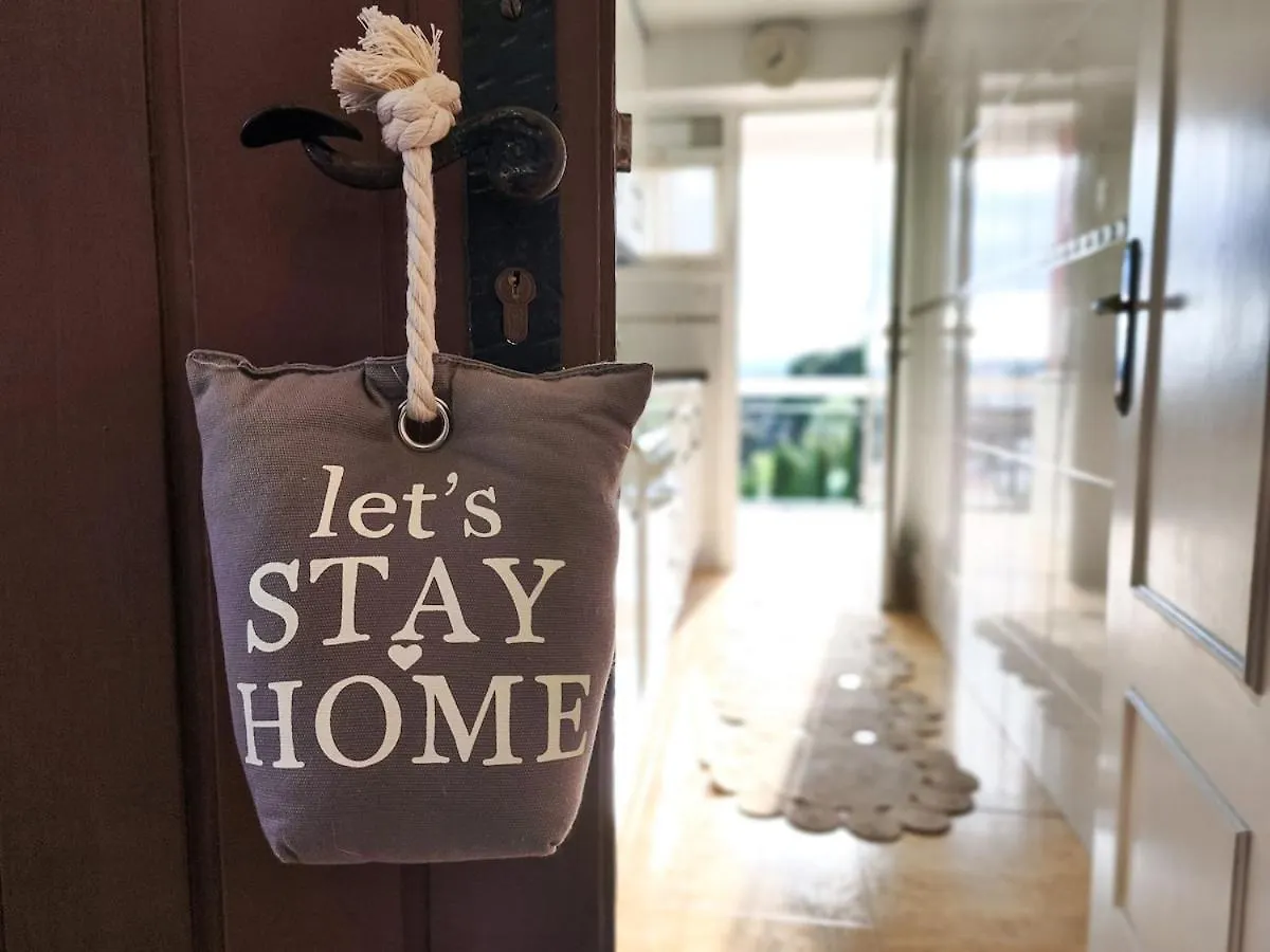 New Apartment Costa Brava, Seaview! Nearby Beach 滨海略雷特